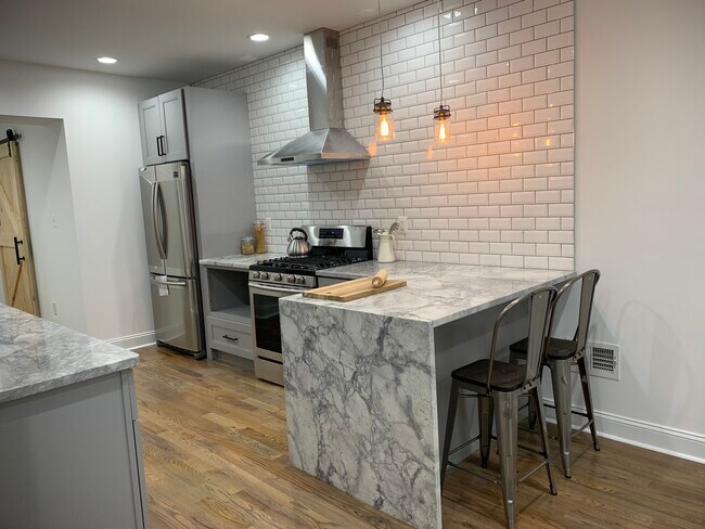 Foto del edificio - 2309 Mifflin St