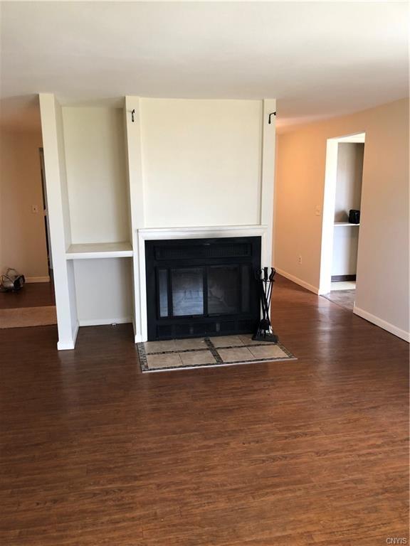 Building Photo - 8205 Erskine Dr