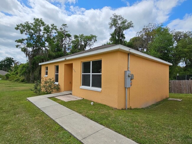 Building Photo - 8862 Juniper Rd
