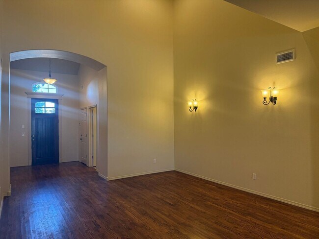 Foto del edificio - Welcome to your beautiful 3 bedroom home in the Battle Creek golf community!