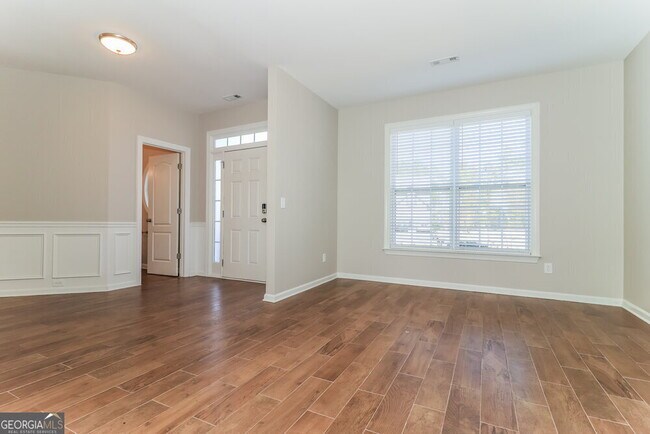 Building Photo - 66 Longwood Ct