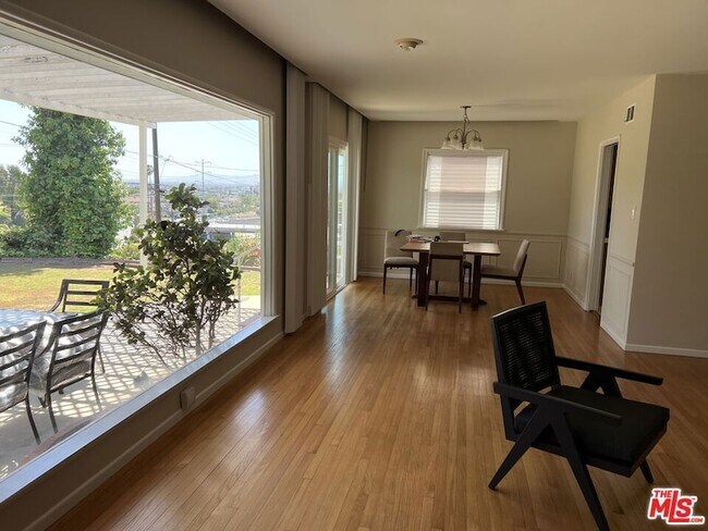 Foto del edificio - 5604 Chariton Ave