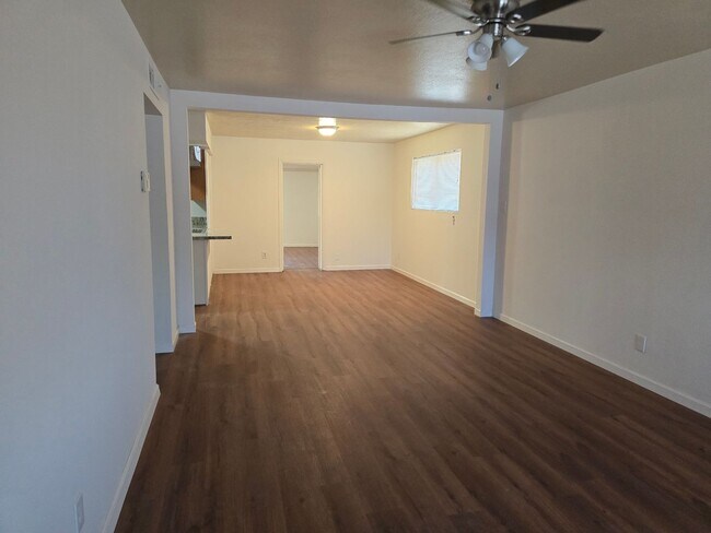 Foto del edificio - Beautiful 5 bedroom and 2 bath home in Pho...