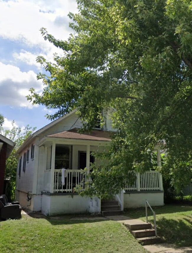 Building Photo - 5030 Genevieve Ave