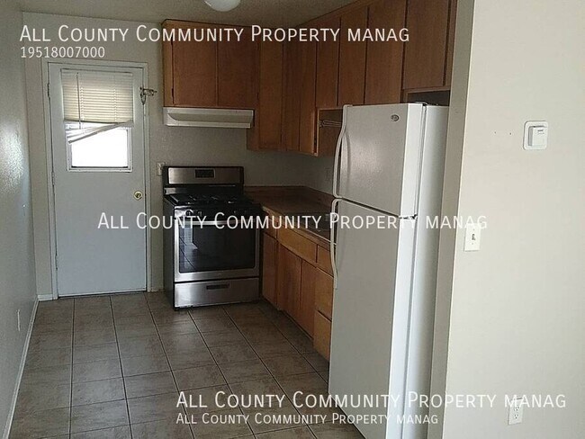 Foto del edificio - 74017 Cactus Dr