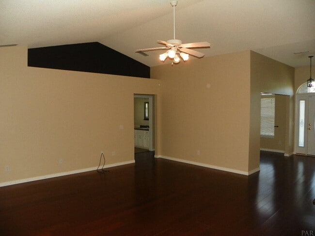 Building Photo - 559 Shiloh Dr