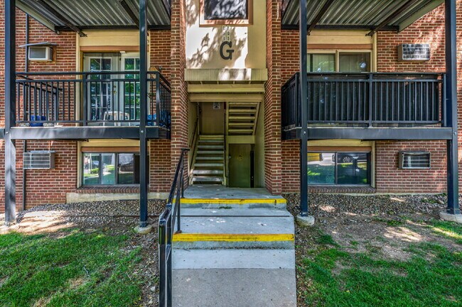 Building Photo - Freshly updated Two bed one bath for rent  New attractive price