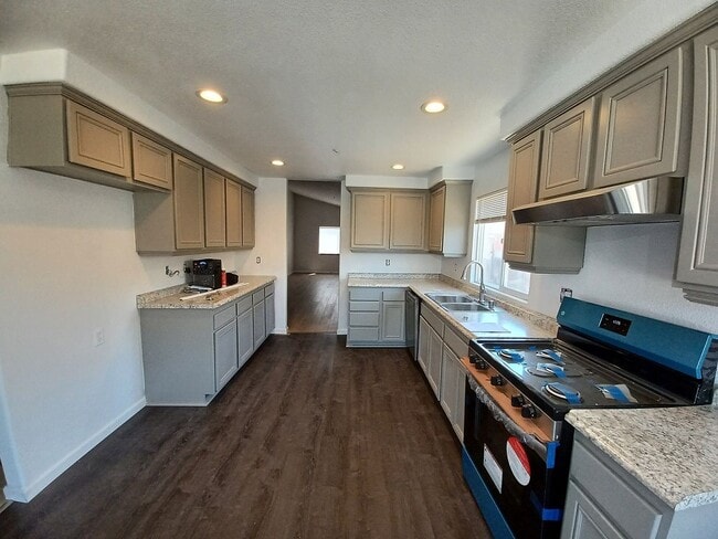 Building Photo - 789 Hildale Cir