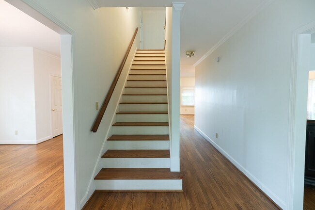 Foto del edificio - 4916 Gold Crest Dr