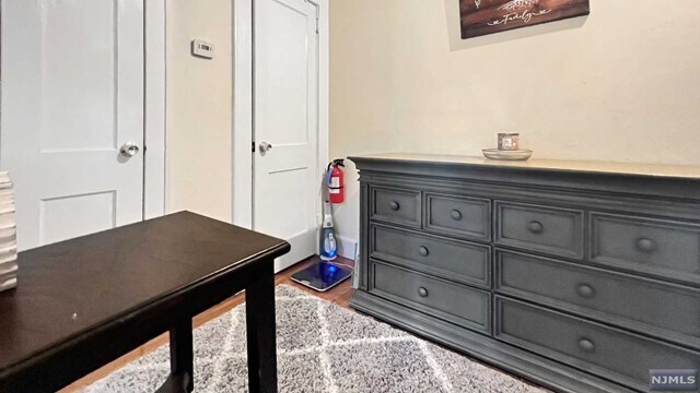 Foto del edificio - 357 E Midland Ave