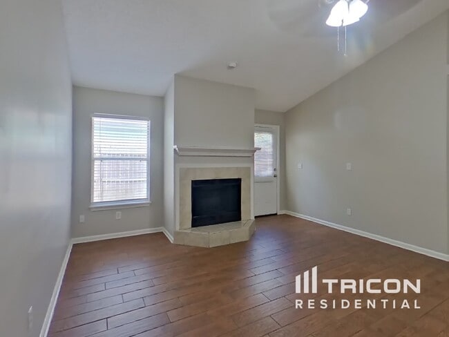 Building Photo - 3099 Wavering Ln