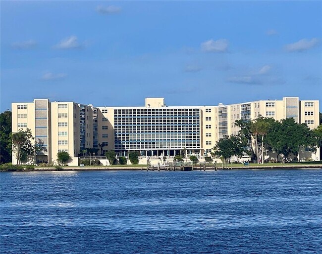 Foto del edificio - 1224 S Peninsula Dr