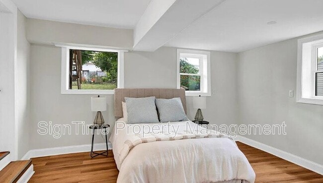 Building Photo - 12 S Main St