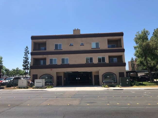 Foto del edificio - 120 Ballantyne st