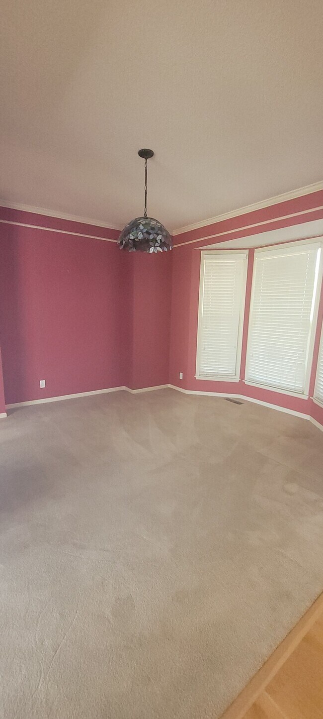 Foto del edificio - Fruitfully ready for your move in!