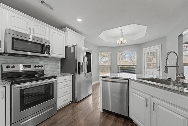 Photo - "Discover Your Dream Home: Spacious 4-Bedroom Retreat in Rogers, AR!"