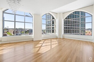 Building Photo - 360 Newbury St