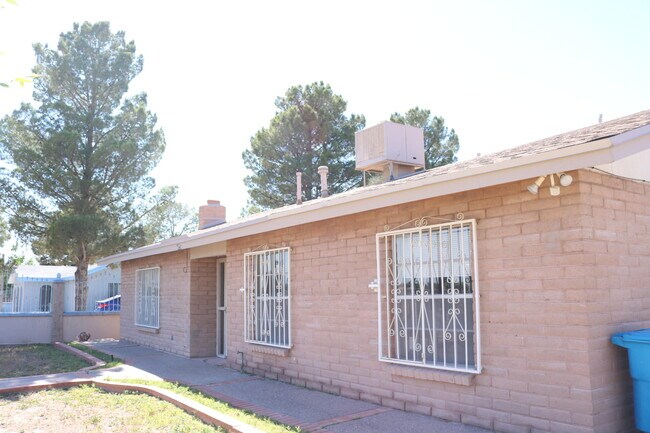 Building Photo - 425 F E Jackson Rd