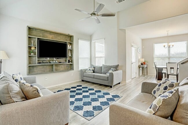 Building Photo - 5687 Heron Dr