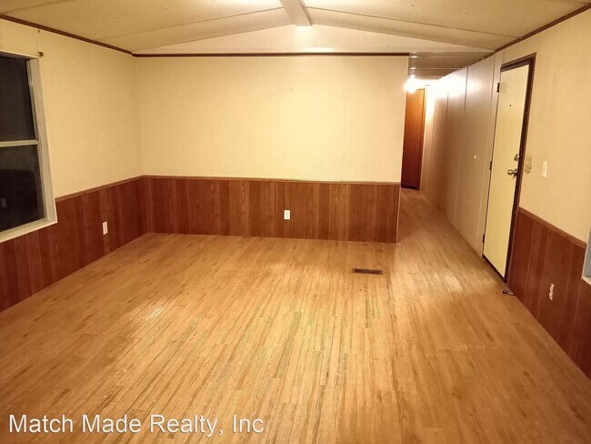 Building Photo - 3 br, 2 bath House - 13790 Coral Dr
