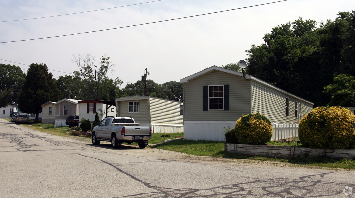 Primary Photo - Featherstone Mobile Home Community