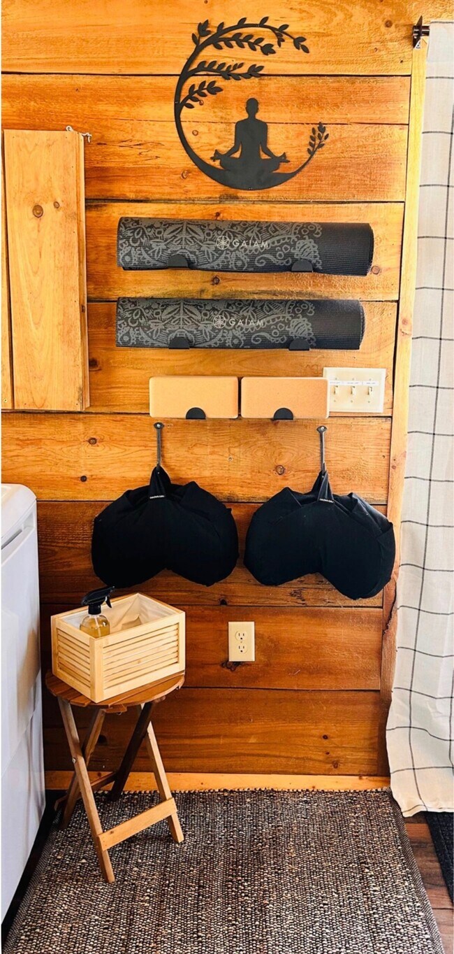 Foto del edificio - 288 River Rd