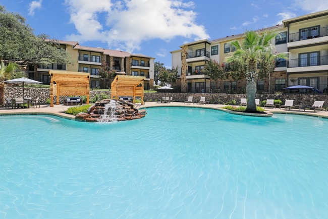 Building Photo - Vetra Boerne