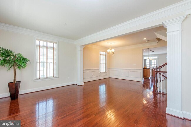 Foto del edificio - 4911 Rushing River Dr