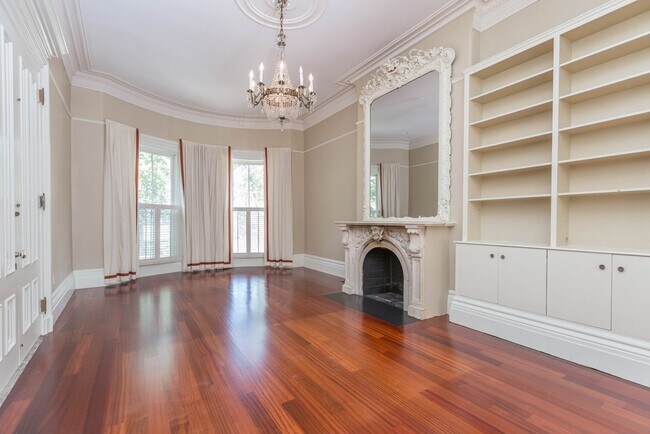 Building Photo - 2 Union Park