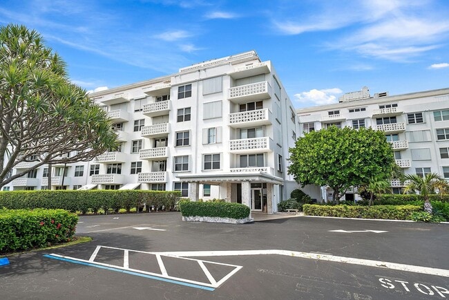 Foto del edificio - 2840 S Ocean Blvd