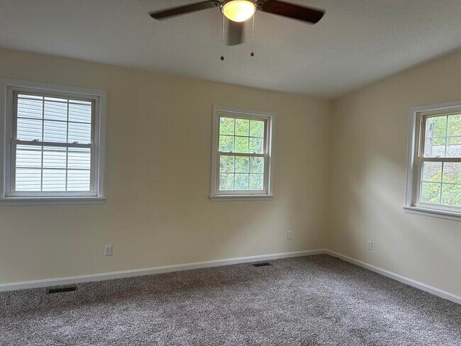 Foto del edificio - 112 Botley Ln
