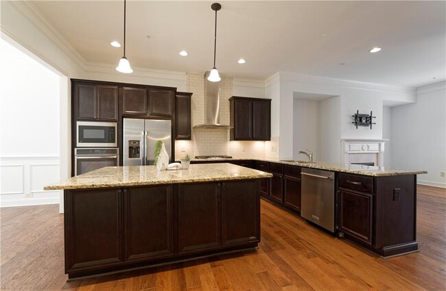 Foto del edificio - 145 Rose Garden Ln