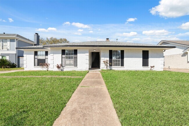 Foto del edificio - 13330 Agarita Ln