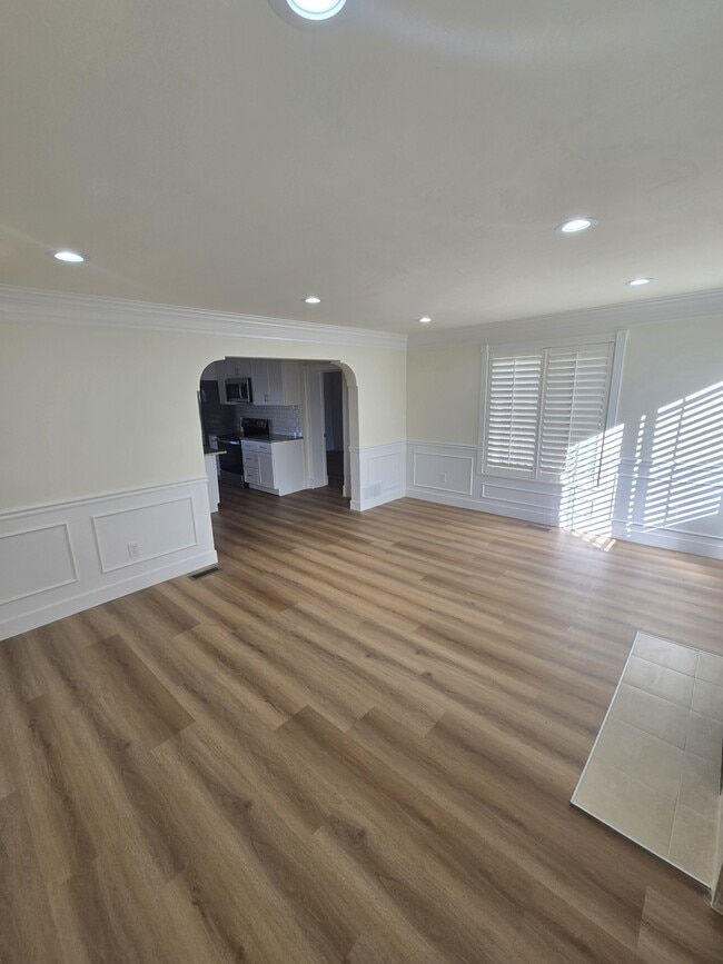 Building Photo - 2273 E 2700 S