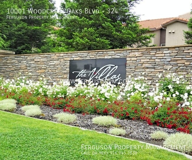 Building Photo - Move In Ready Condo in Roseville with Atta...