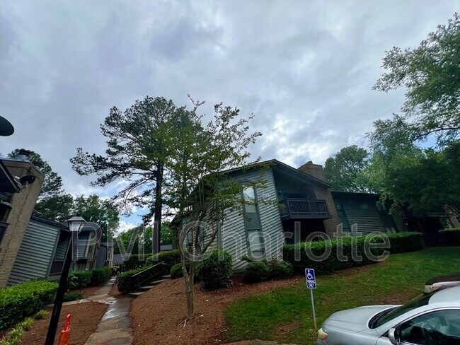 Foto del edificio - 5016 Sardis Rd