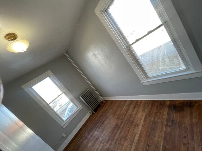 Foto del edificio - 302 S 8th St