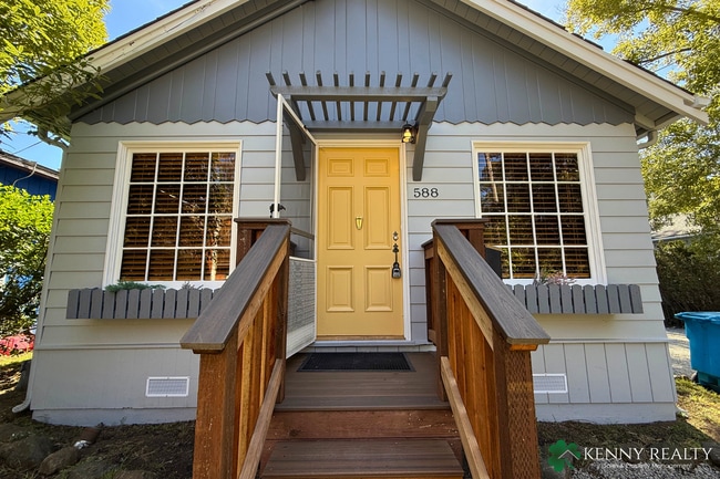 Building Photo - Charming 1 Bedroom Home with Private Yard in Pacifica