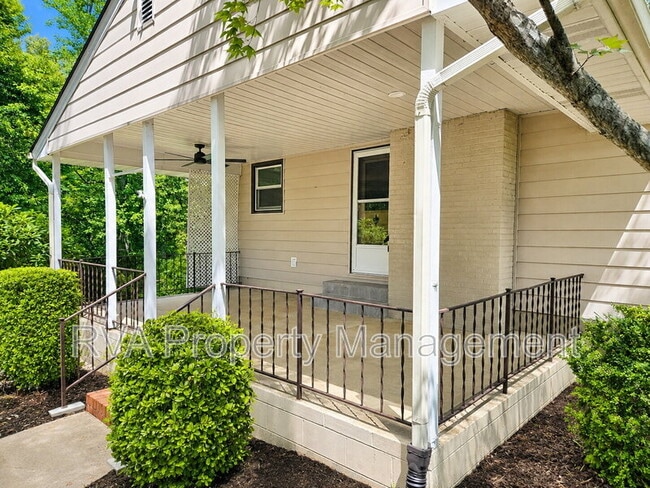 Building Photo - 4476 Country Walk Ln