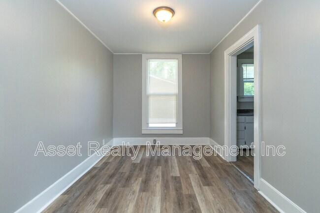 Building Photo - 2647 Selma Avenue