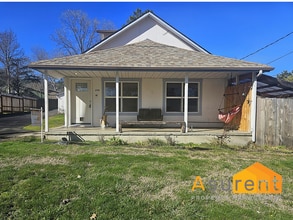 Building Photo - 459 Willow St