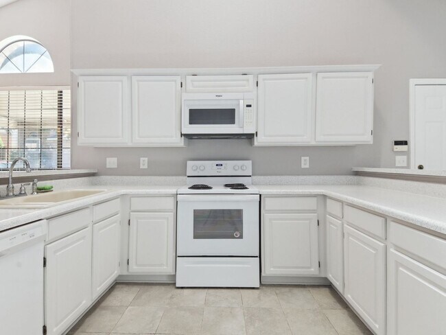 Foto del edificio - Spacious 2 Bedroom, 2 Bathroom Home in Eag...