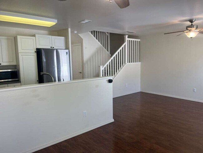 Foto del edificio - 3 bed 2.5 Bath 2 car garage/ Central AC/ Ewa Beach!