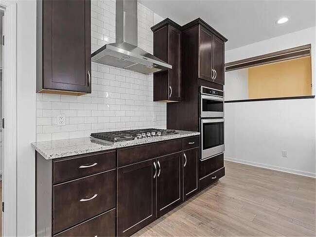 Foto del edificio - 5898 Urbandale Ct N