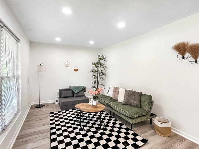 Foto del edificio - 1224 Crawford Way