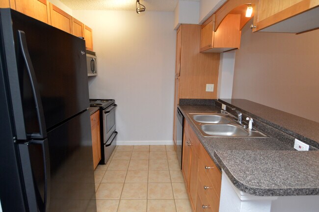 Building Photo - 2500 Winding Creek Blvd