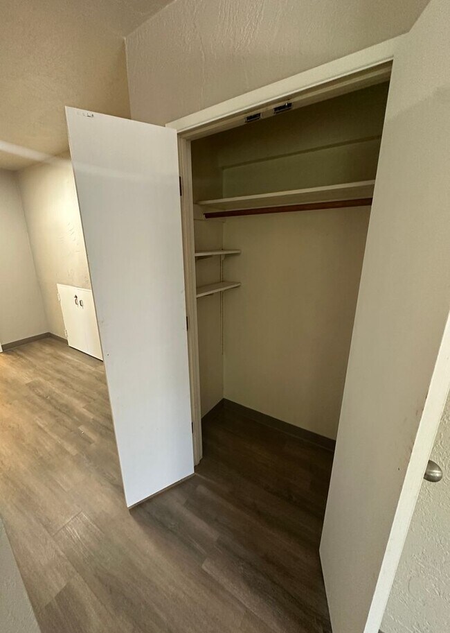 Foto del edificio - (949) Harrison Street Plex - 2 Bedroom / 1...