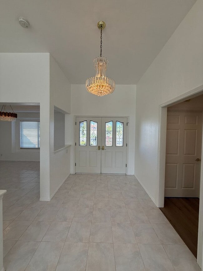 Building Photo - 2441 Iron Ridge Ct