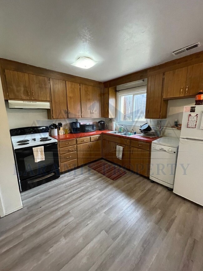 Building Photo - Cozy 2 Bedroom Duplex in Laramie, WY