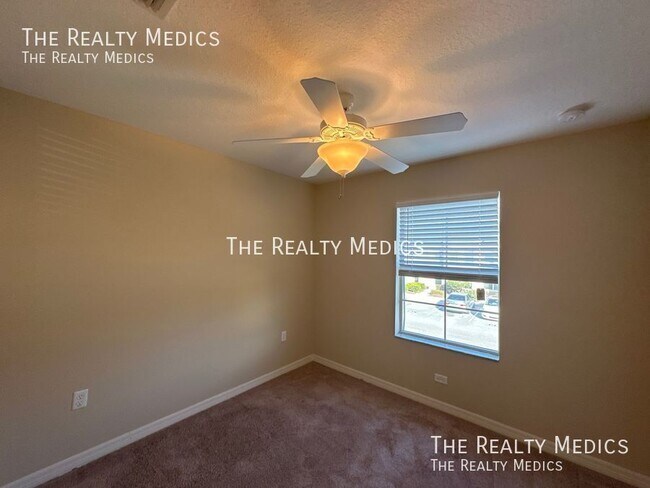 Building Photo - 272 Carina Cir